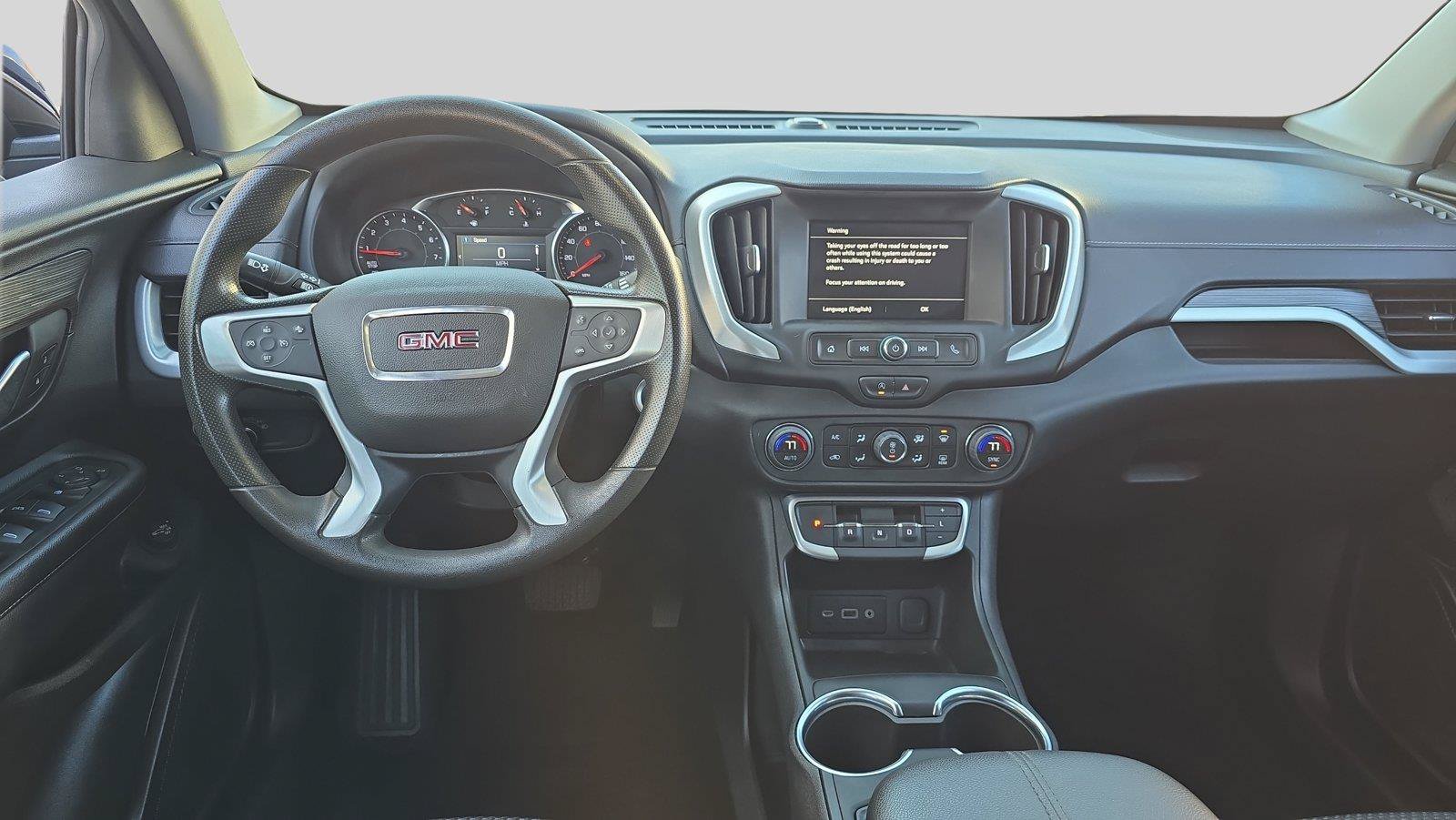 Used 2024 GMC Terrain SLE w/ Driver Convenience Package FWD image 9
