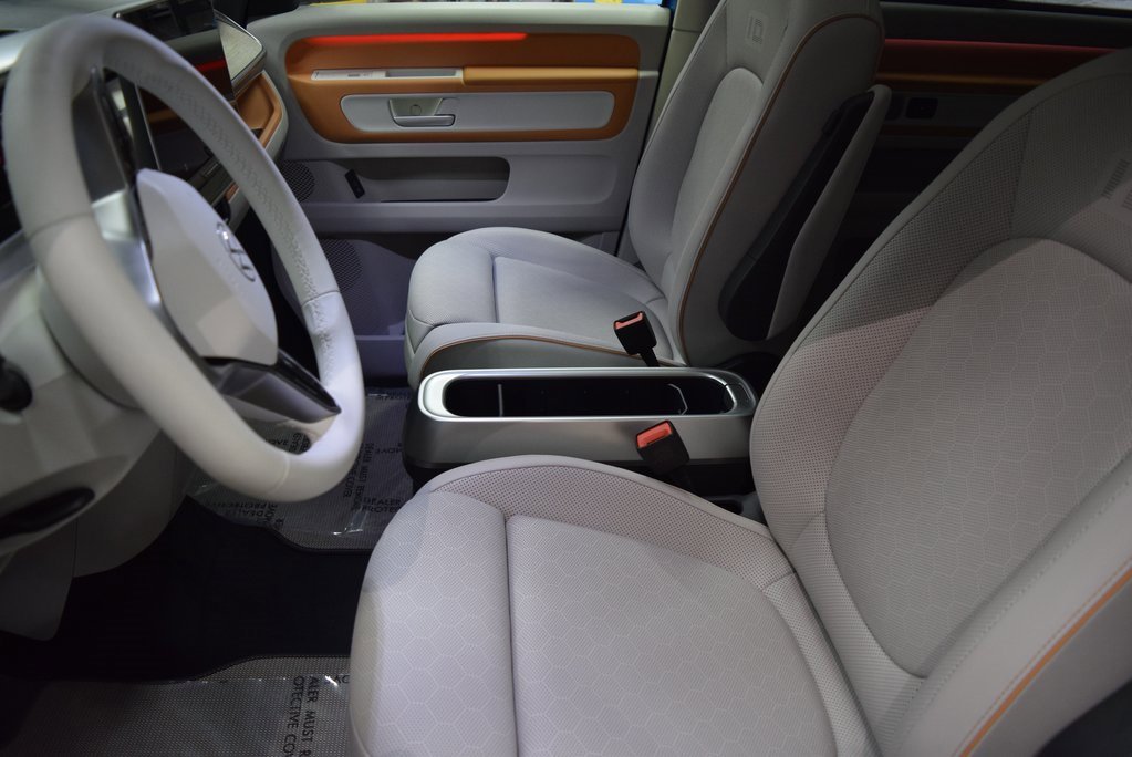 New 2025 Volkswagen ID. Buzz Pro S Plus image 4