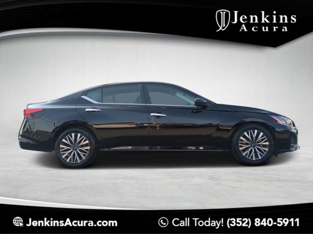 Used 2023 Nissan Altima 2.5 SV