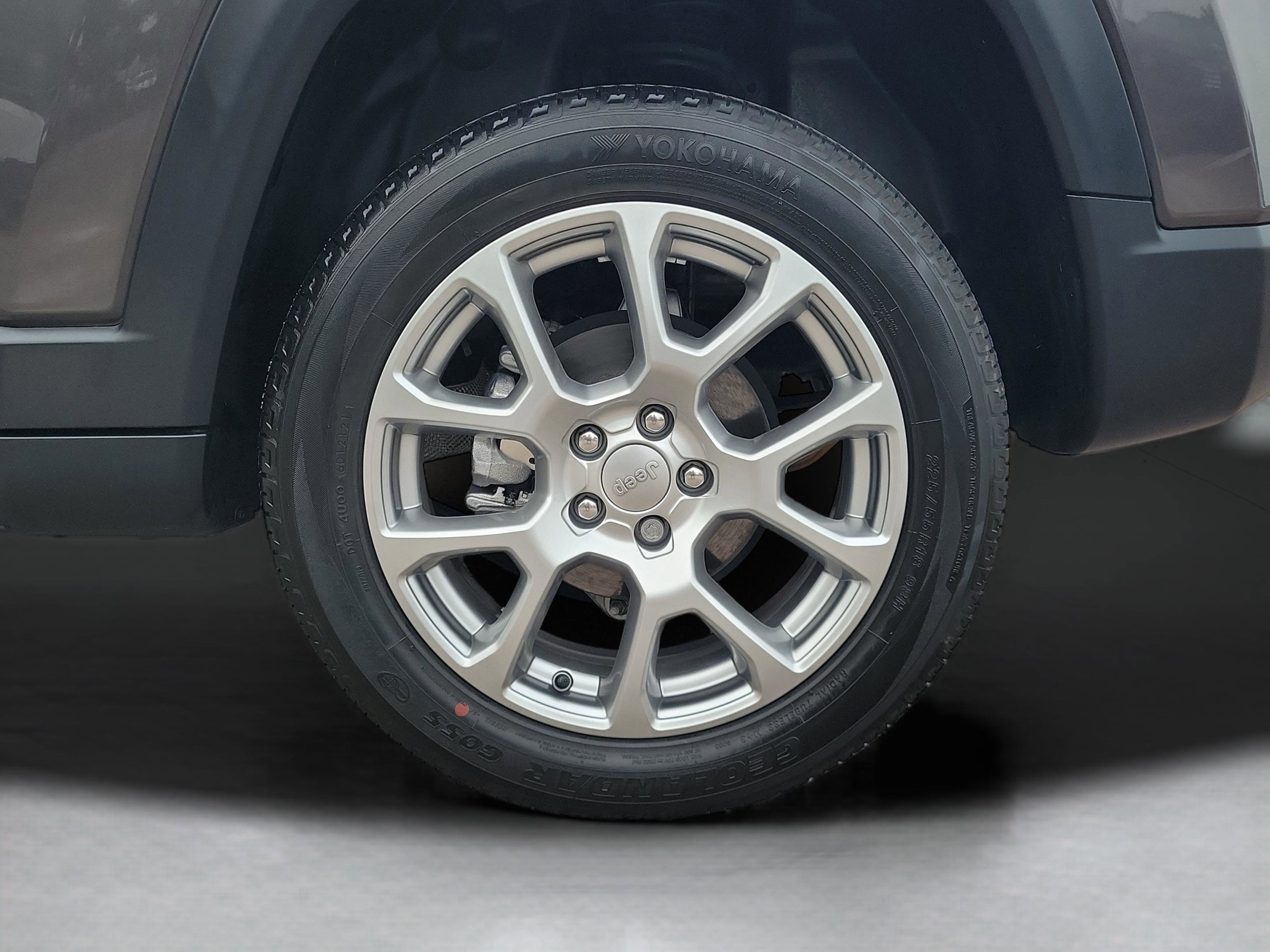 Used 2022 Jeep Compass Latitude w/ Sun and Sound Group image 37