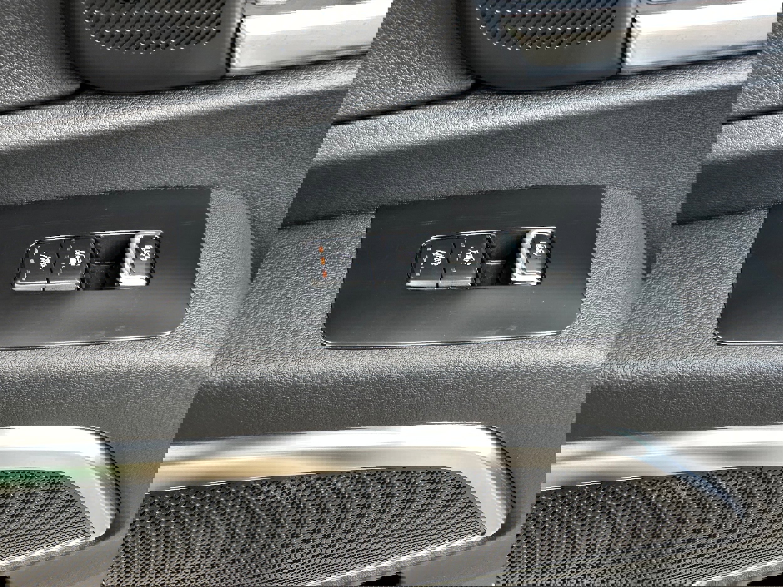 Used 2022 Kia Telluride SX w/ SX Prestige Package image 26