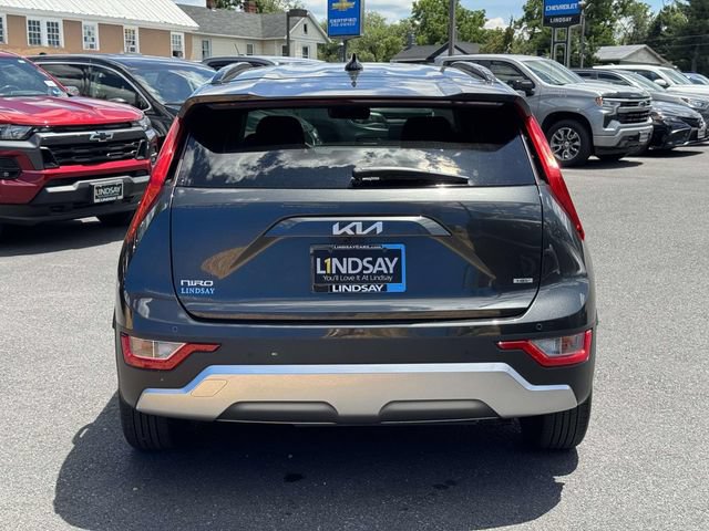 Used 2023 Kia Niro EX FWD image 3