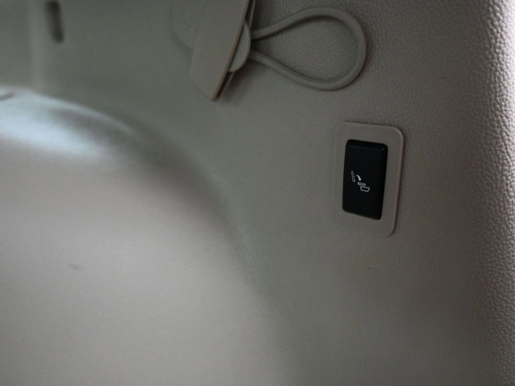 Used 2020 GMC Yukon Denali image 37