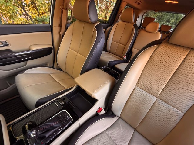 Used 2015 Kia Sedona SX FWD image 30