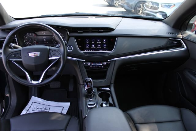 Used 2025 Cadillac XT6 Luxury AWD/4WD image 27