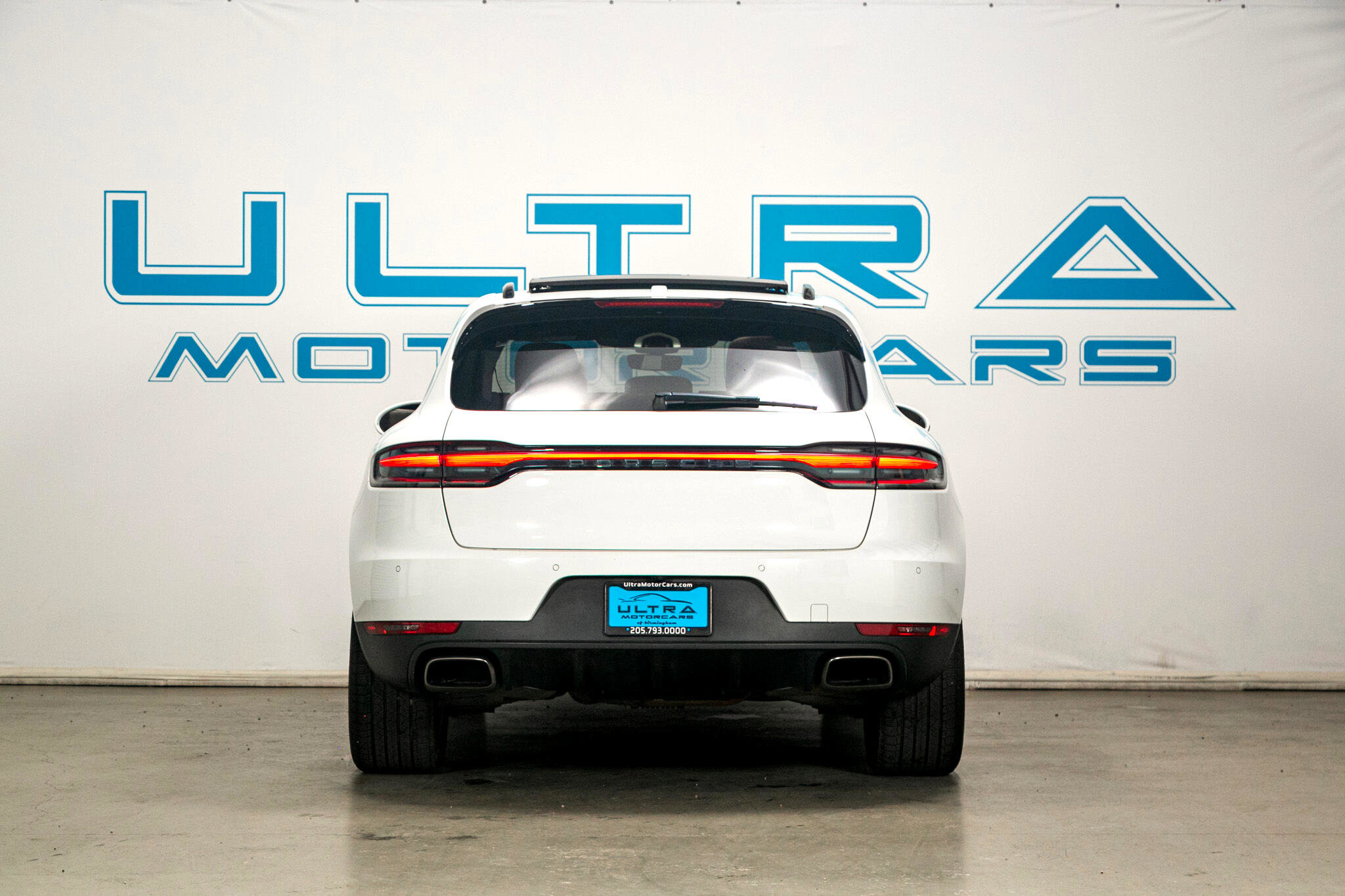 Used 2019 Porsche Macan w/ Premium Package Plus image 11