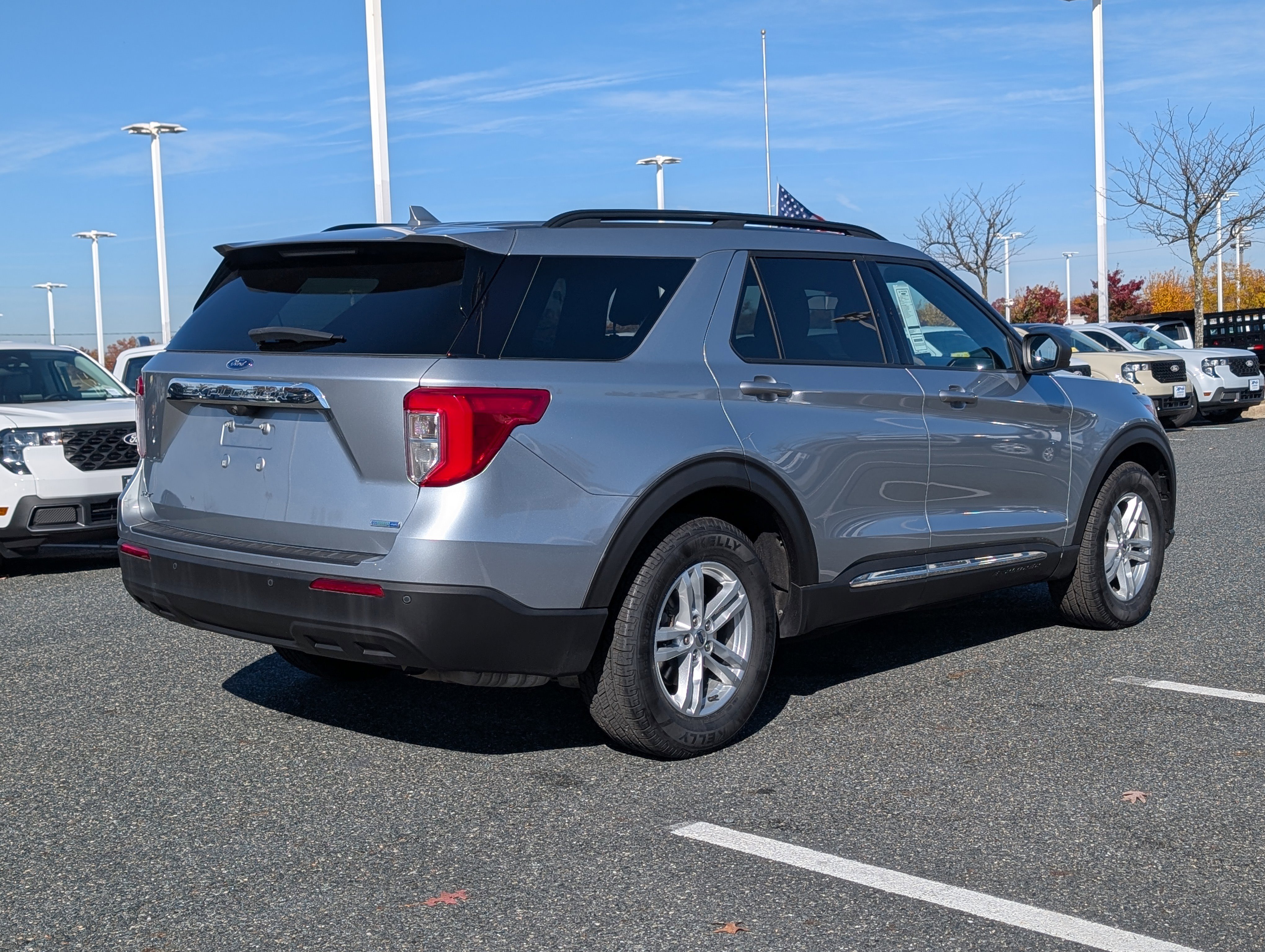 Certified 2020 Ford Explorer XLT image 3