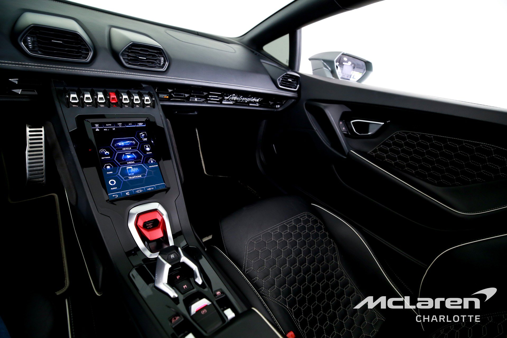 Used 2021 Lamborghini Huracan EVO image 16