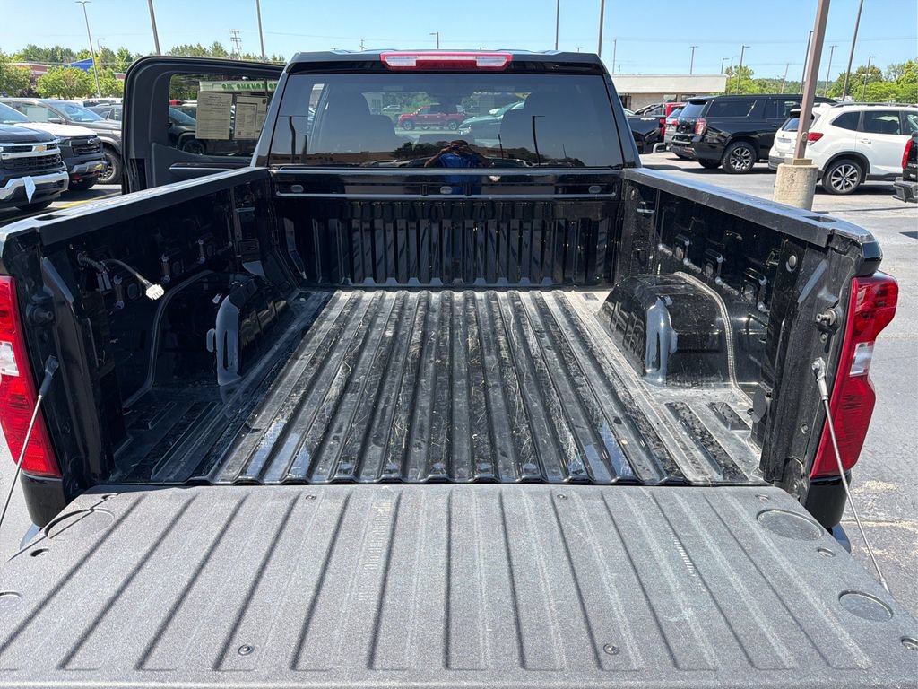 Used 2025 Chevrolet Silverado 1500 LT AWD/4WD image 23