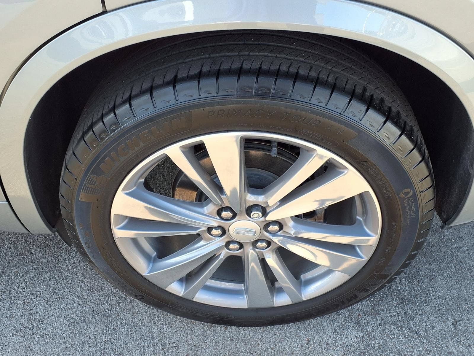 Used 2025 Cadillac XT6 Premium Luxury w/ Technology Package FWD image 10