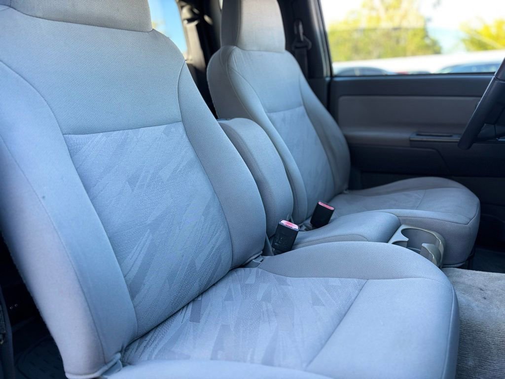 Used 2004 Chevrolet Colorado 2WD Extended Cab w/ Comfort Convenience Package image 14