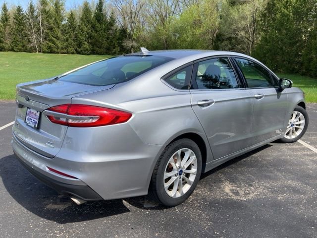 Used 2020 Ford Fusion SE FWD image 5