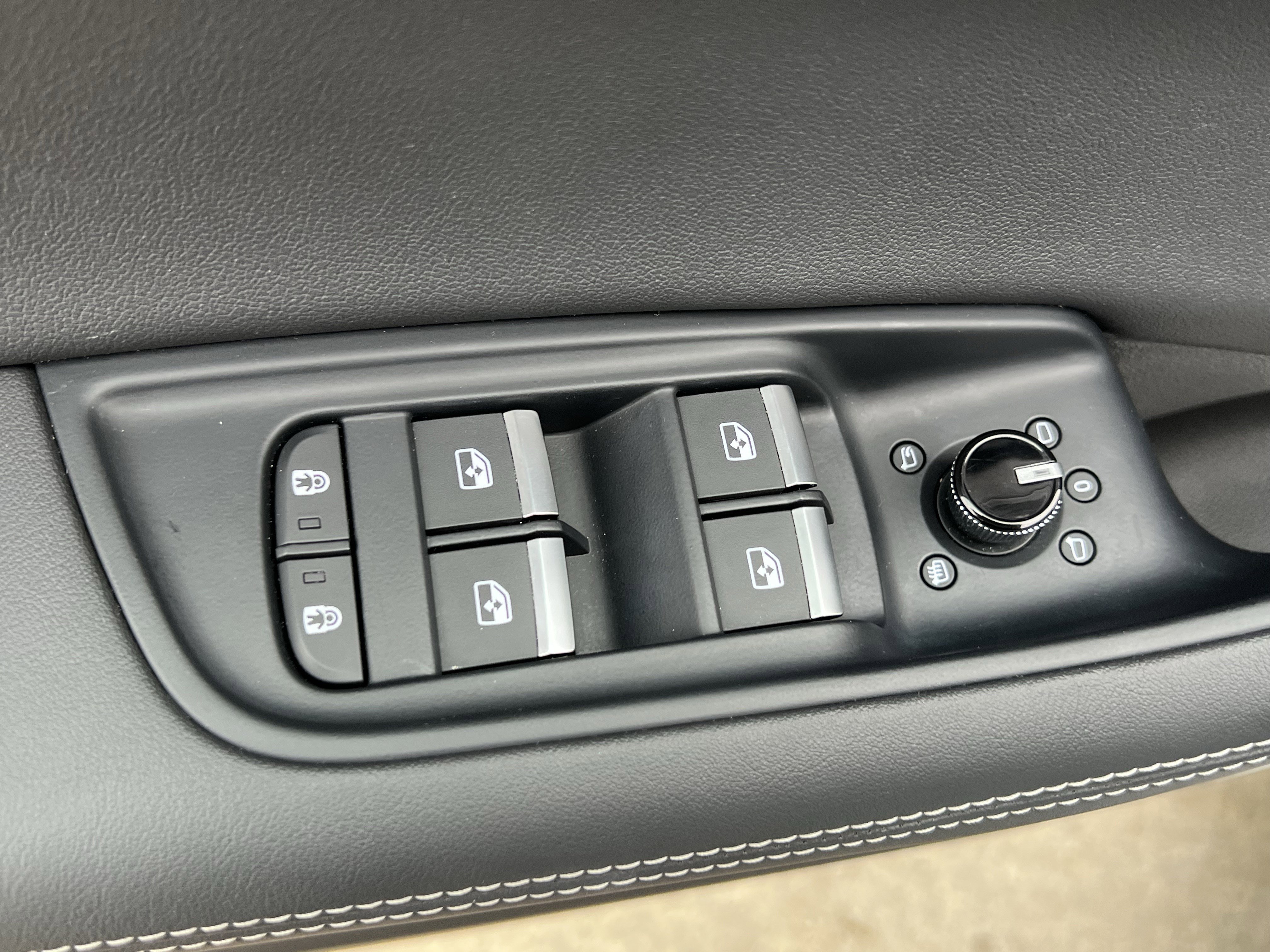 Used 2023 Audi Q8 Premium Plus image 15