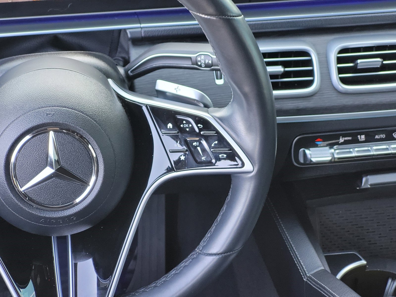 Used 2024 Mercedes-Benz GLS 450 4MATIC image 14