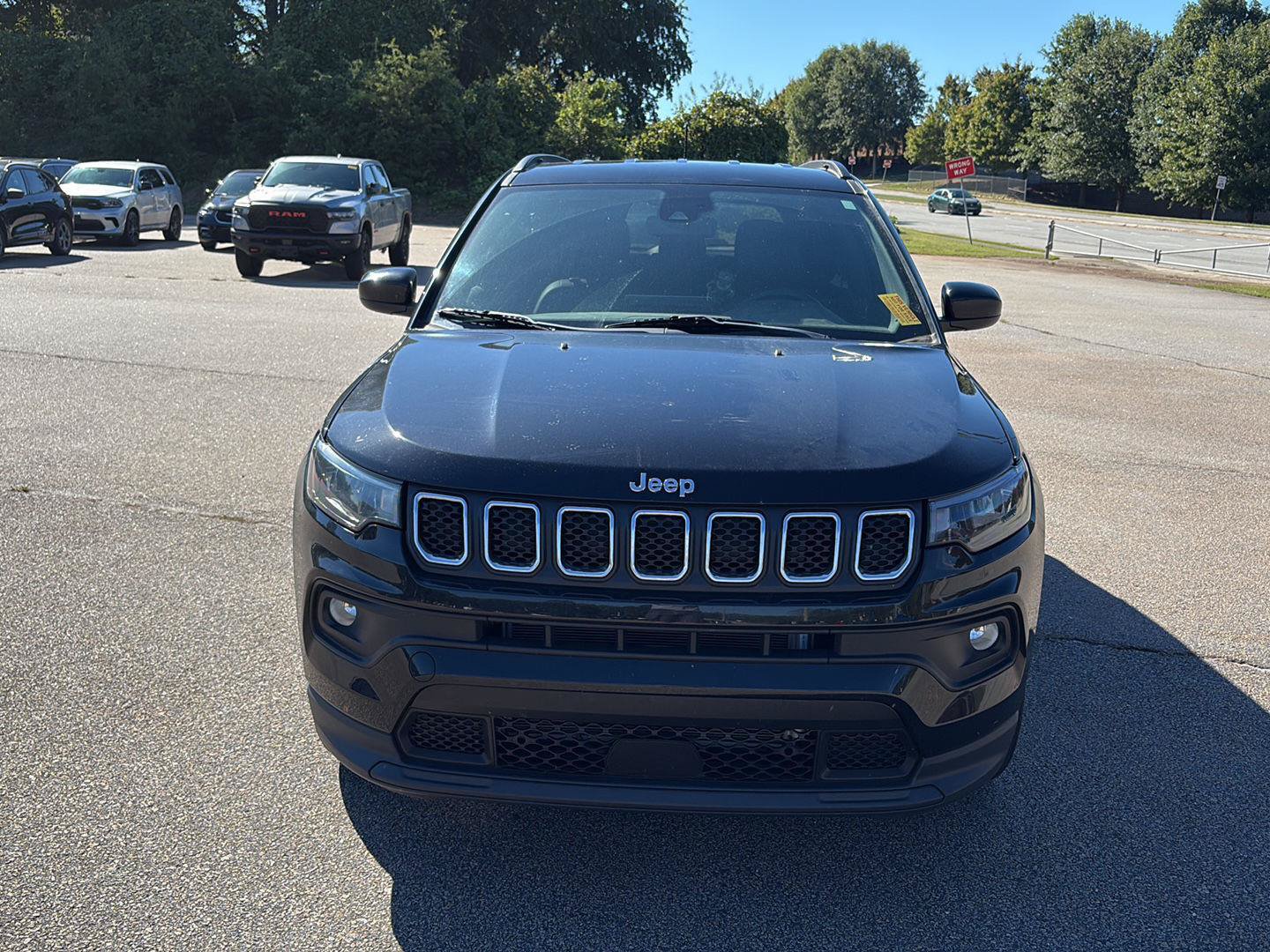 Used 2023 Jeep Compass Latitude AWD/4WD image 2