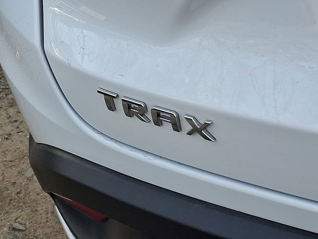 Used 2024 Chevrolet Trax LT w/ Driver Confidence Package image 30