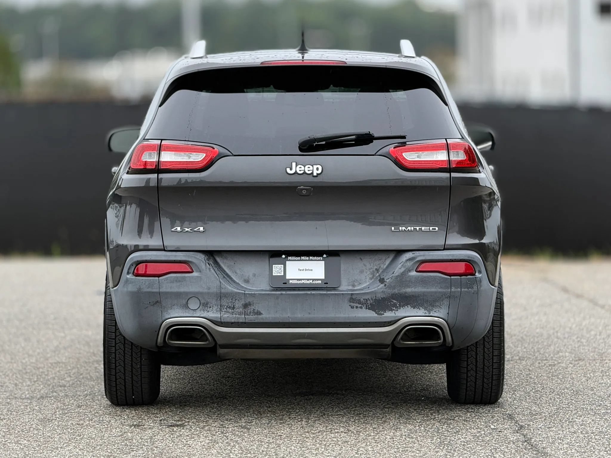 Used 2016 Jeep Cherokee Limited AWD/4WD image 4