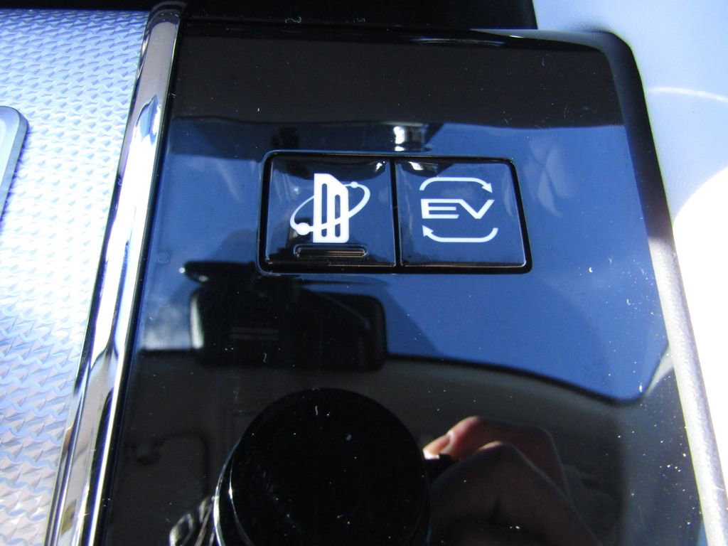 Used 2024 Mitsubishi Outlander SEL Black Edition image 32