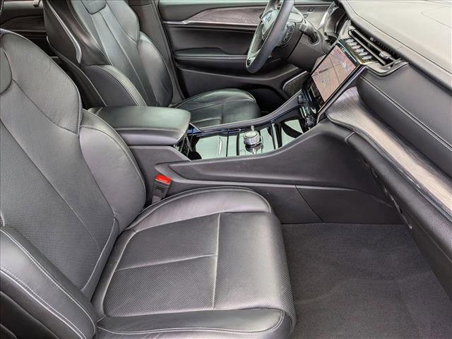 Used 2023 Jeep Grand Cherokee Overland w/ Adv Protech Group III image 23