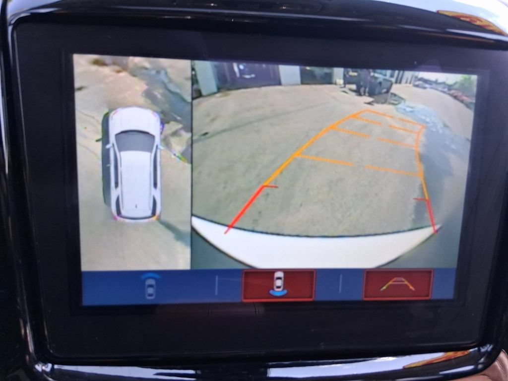 Used 2019 Chevrolet Traverse High Country AWD/4WD image 18