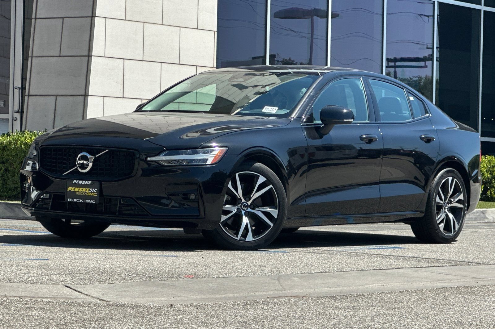 Used 2024 Volvo S60 B5 Core FWD image 8