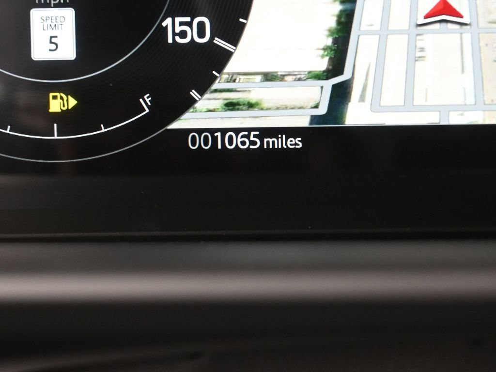 Used 2026 Land Rover Discovery Limited Edition image 35