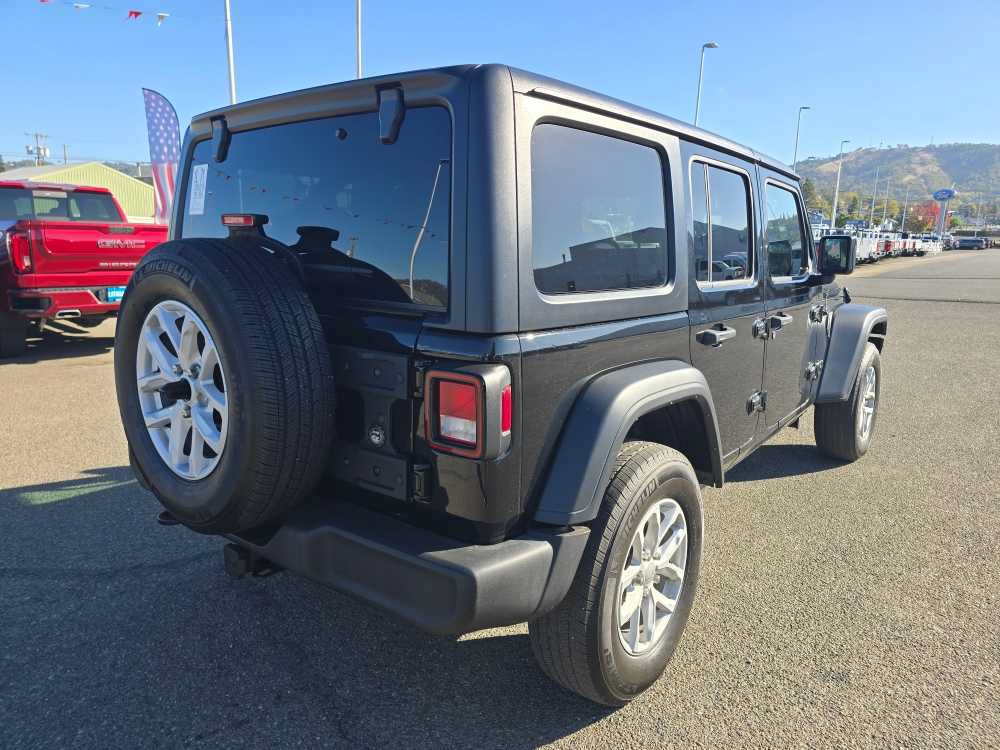 Used 2023 Jeep Wrangler Unlimited Sport AWD/4WD image 3