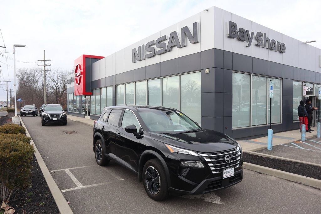 Certified 2025 Nissan Rogue SV