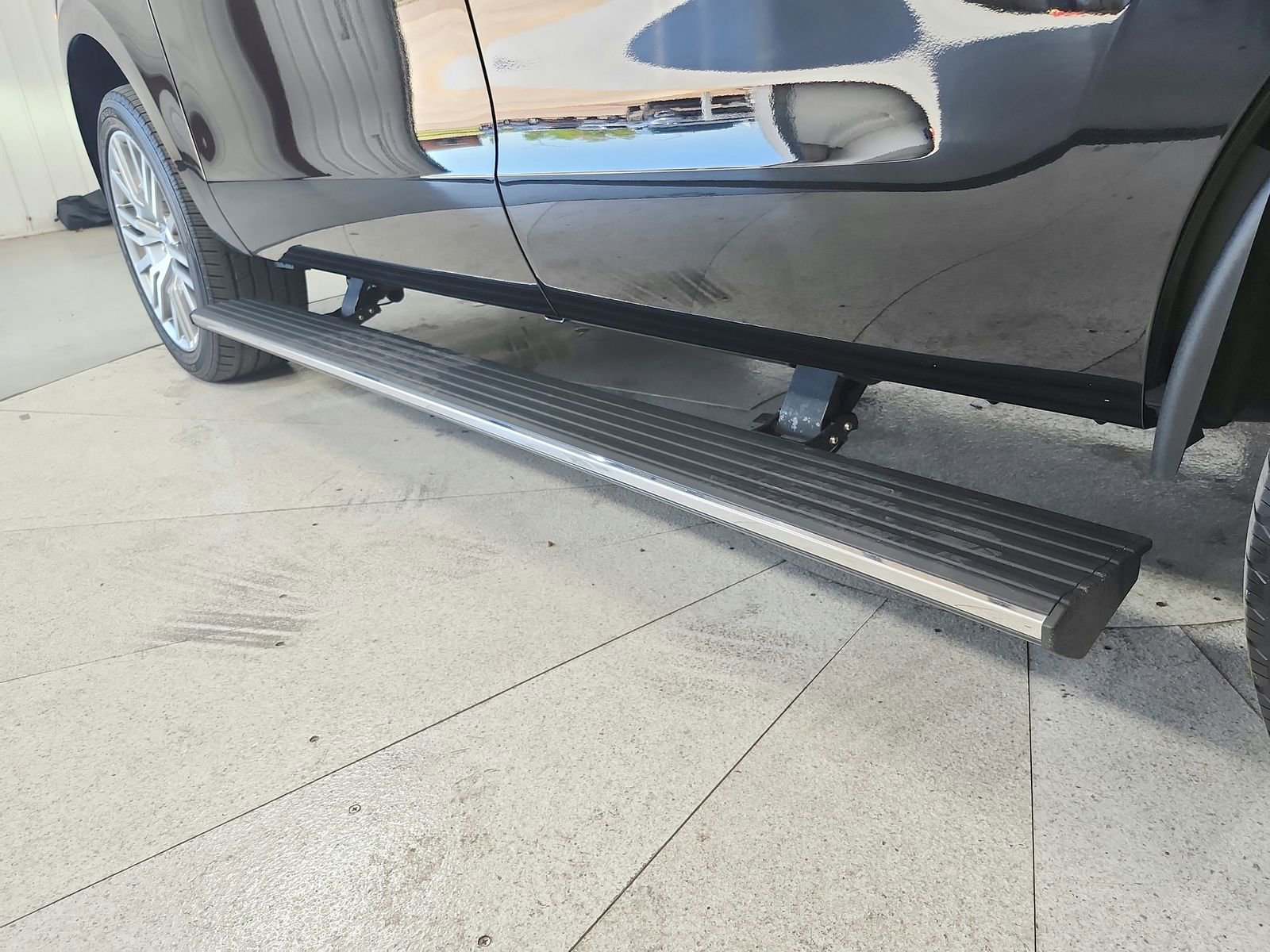 Used 2024 Ford Expedition Limited image 46