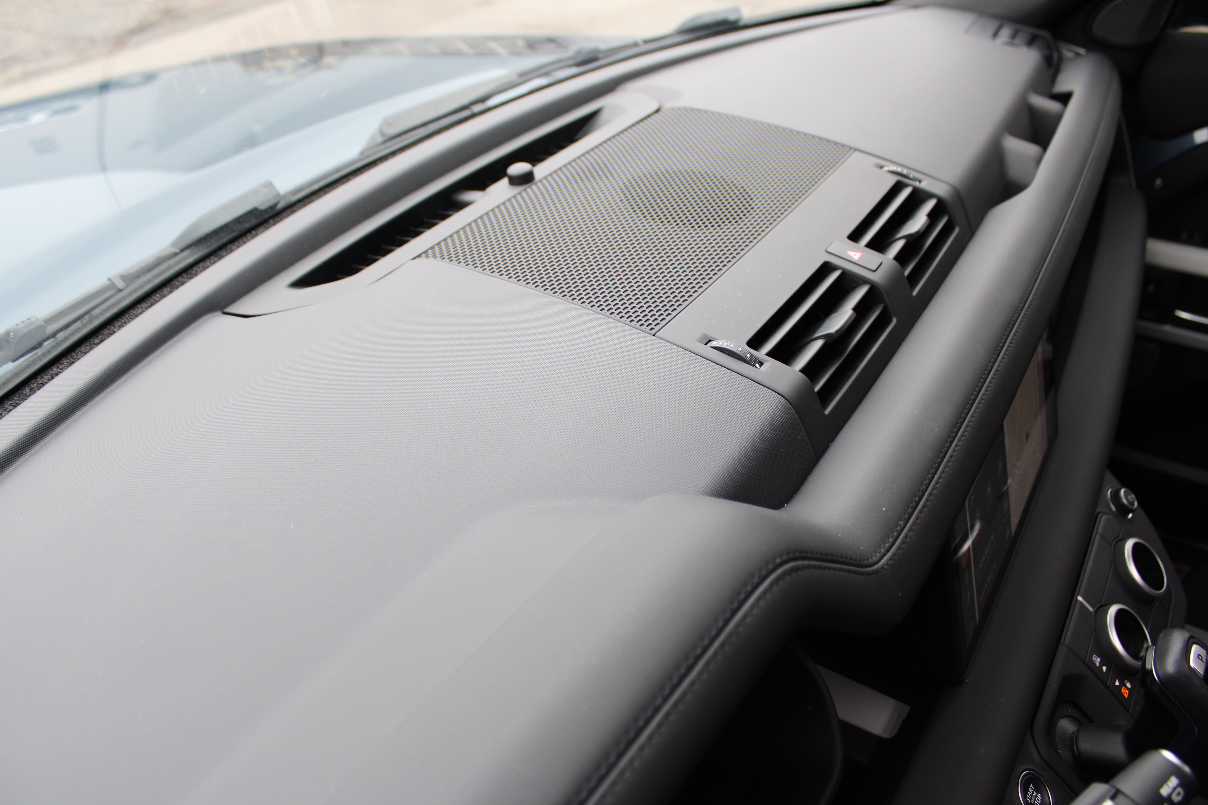 Used 2024 Land Rover Defender 110 S image 32