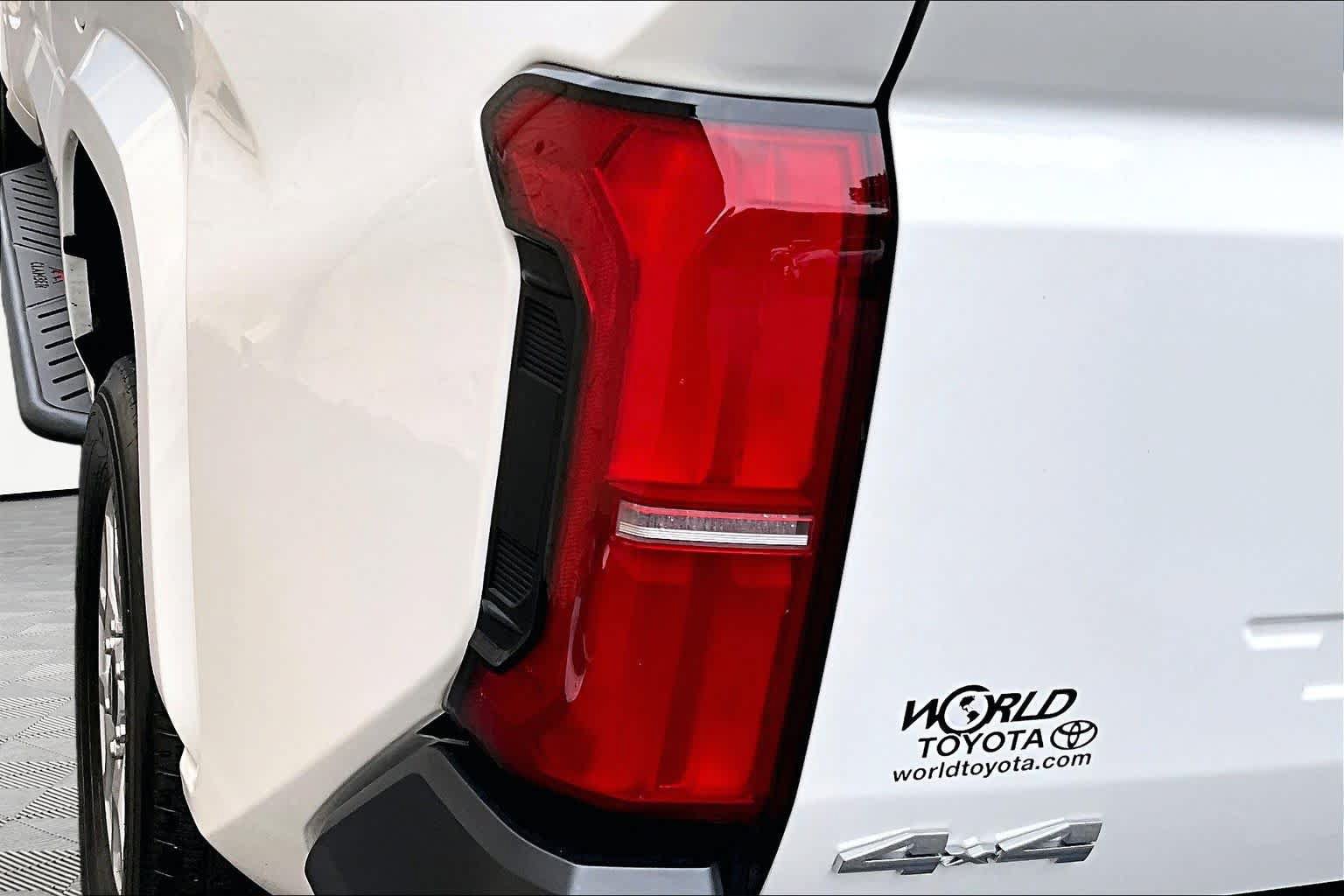 Certified 2024 Toyota Tacoma SR AWD/4WD image 29