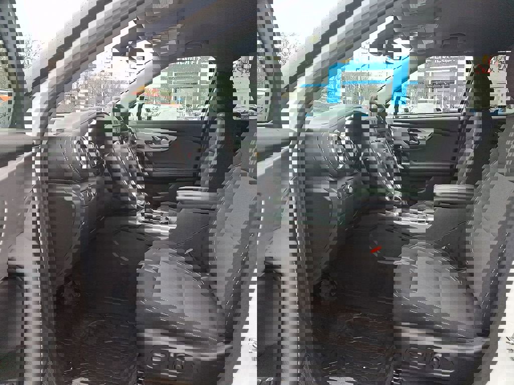 Certified 2024 Chevrolet Blazer LT w/ Convenience Package image 15