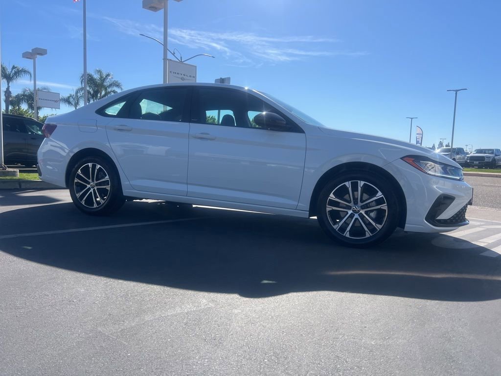 Used 2025 Volkswagen Jetta Sport image 7