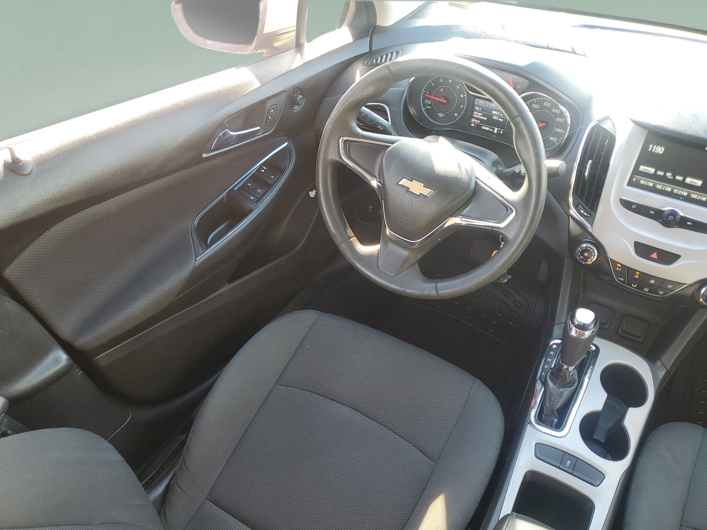 Used 2018 Chevrolet Cruze LS FWD image 11