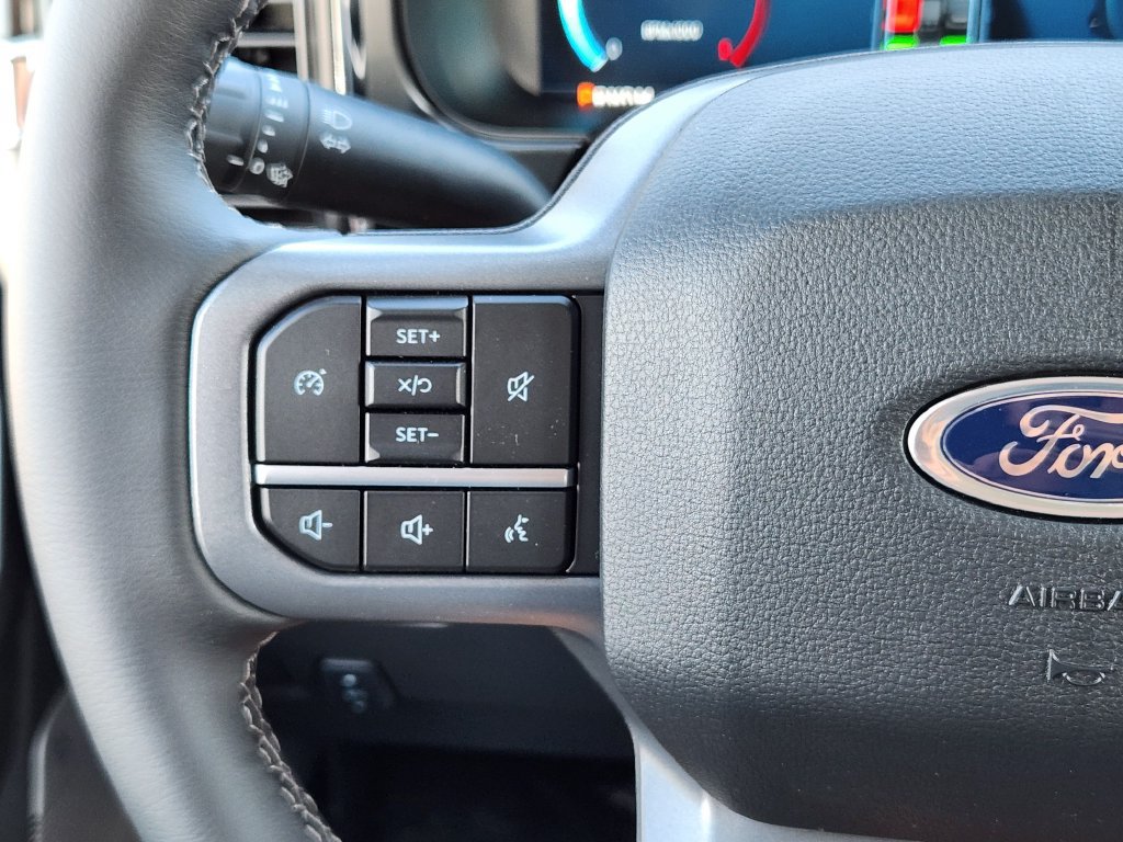 New 2026 Ford F350 Lariat w/ FX4 Off-Road Package AWD/4WD image 17