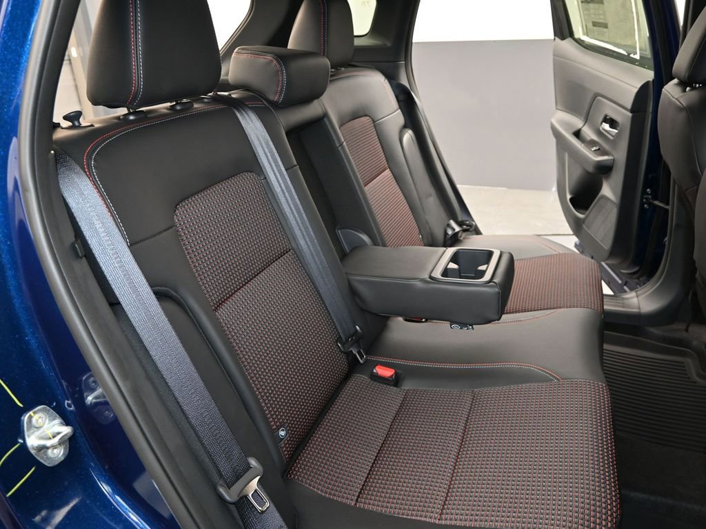 New 2026 Nissan Kicks SR FWD image 29