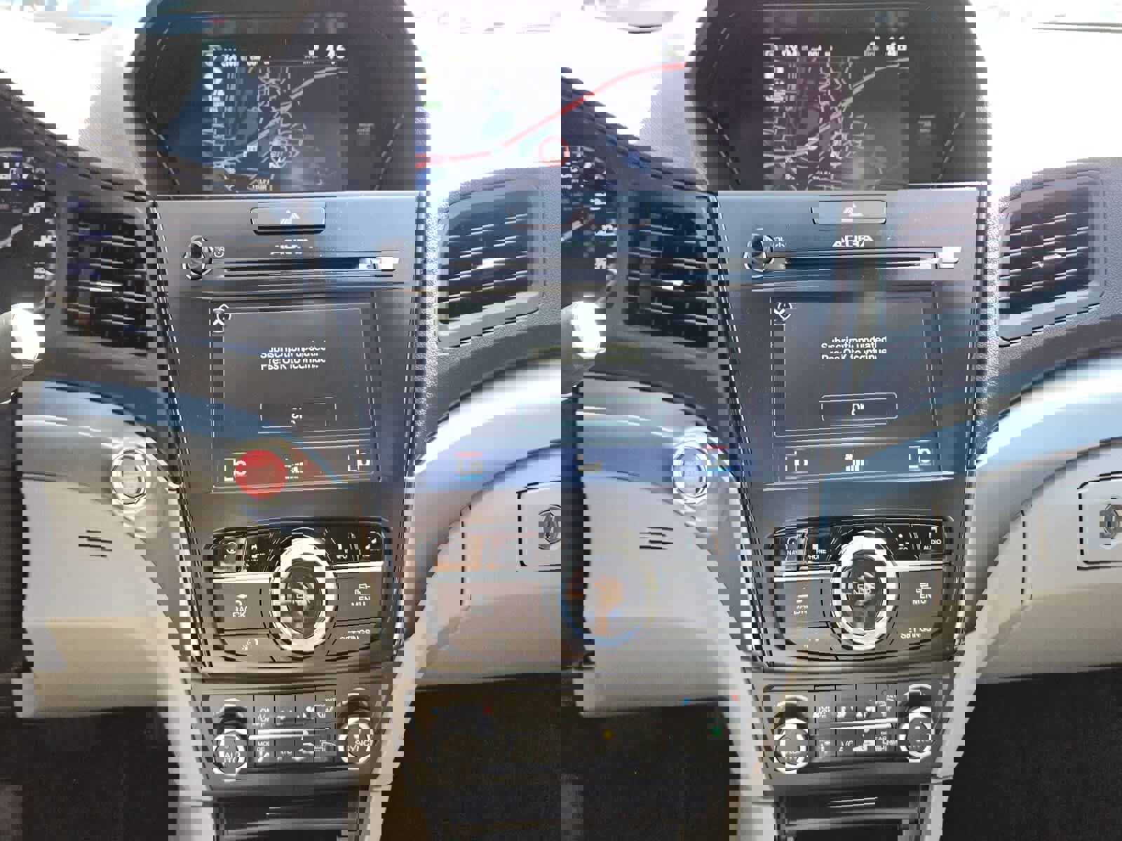 Used 2016 Acura ILX w/ Technology Plus Package image 8