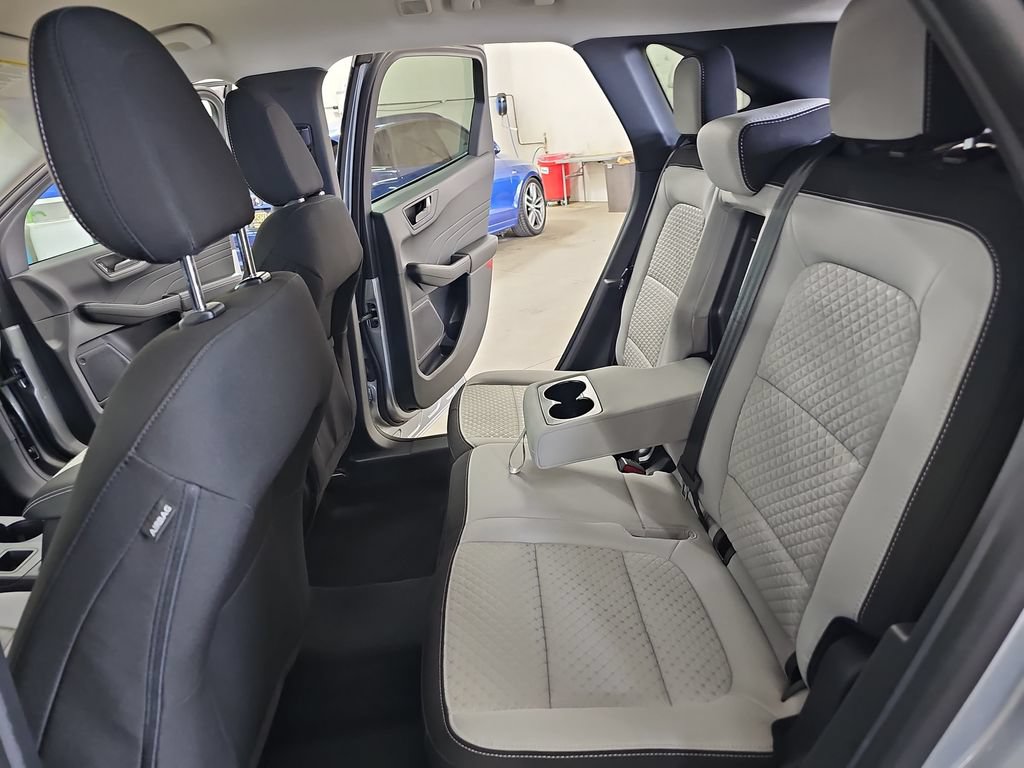 Used 2023 Ford Escape Active w/ Tech Pack #1 AWD/4WD image 14