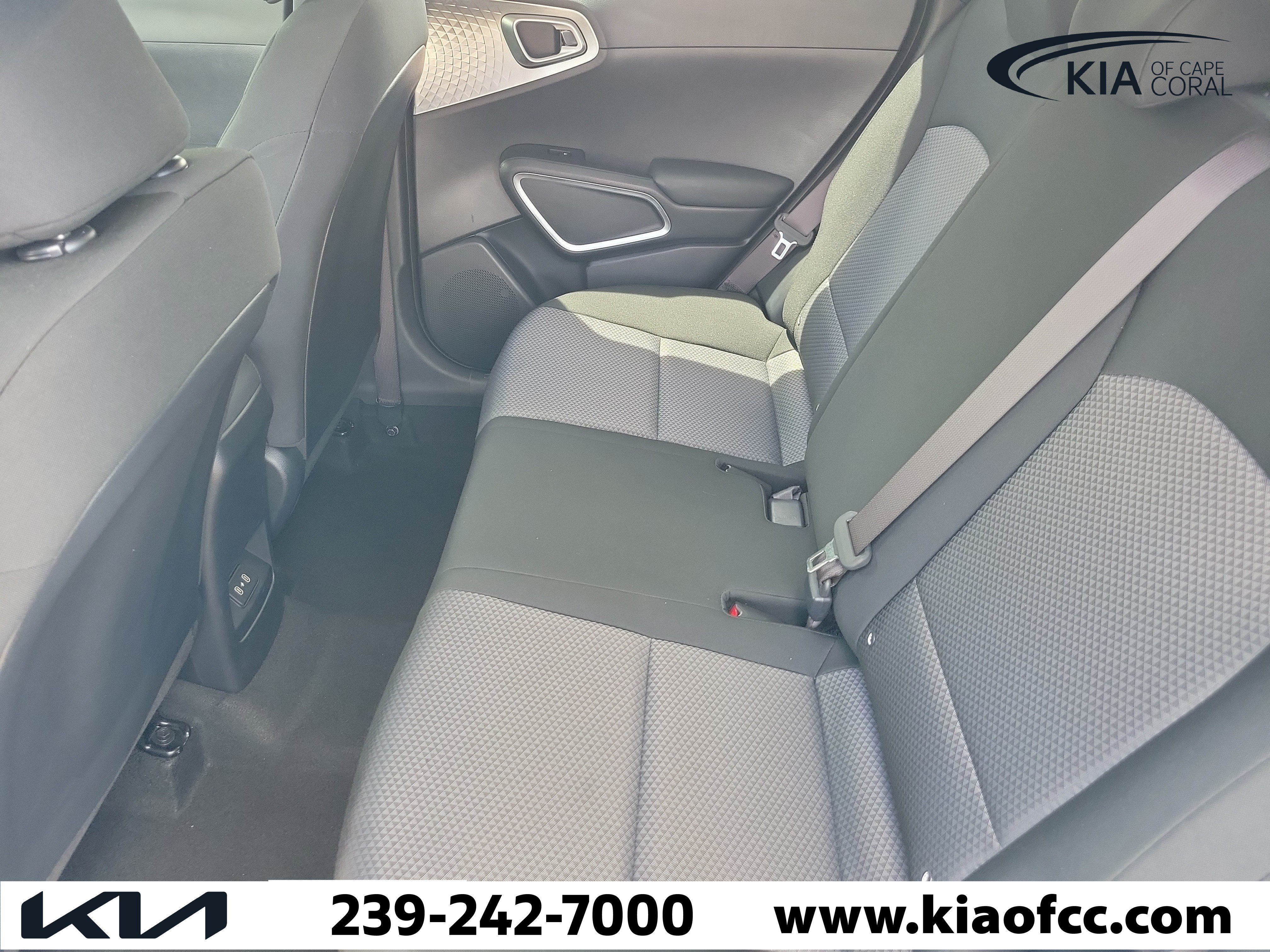 Certified 2025 Kia Soul S FWD image 12