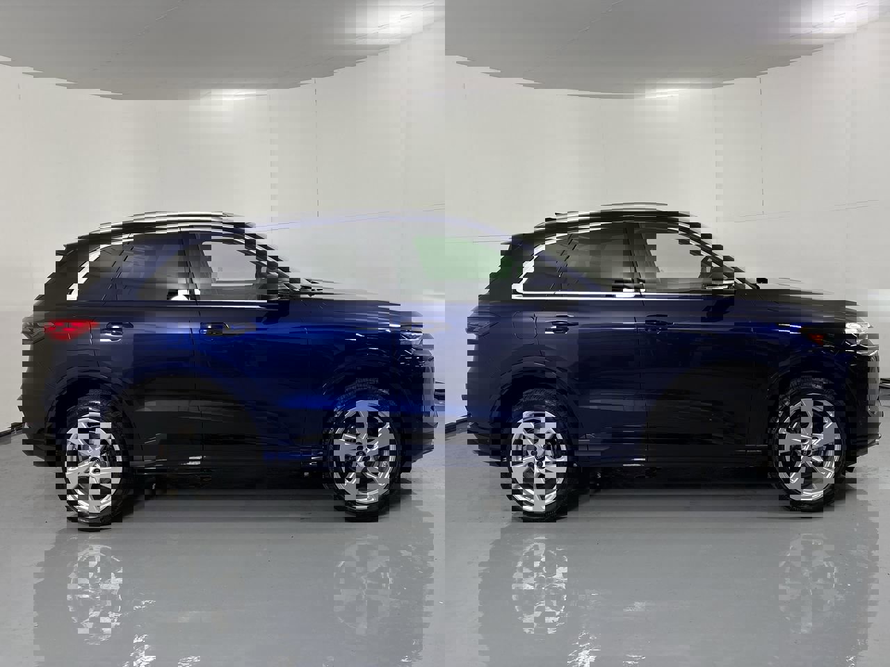 Used 2025 Audi Q5 Premium Plus w/ Premium Plus image 38