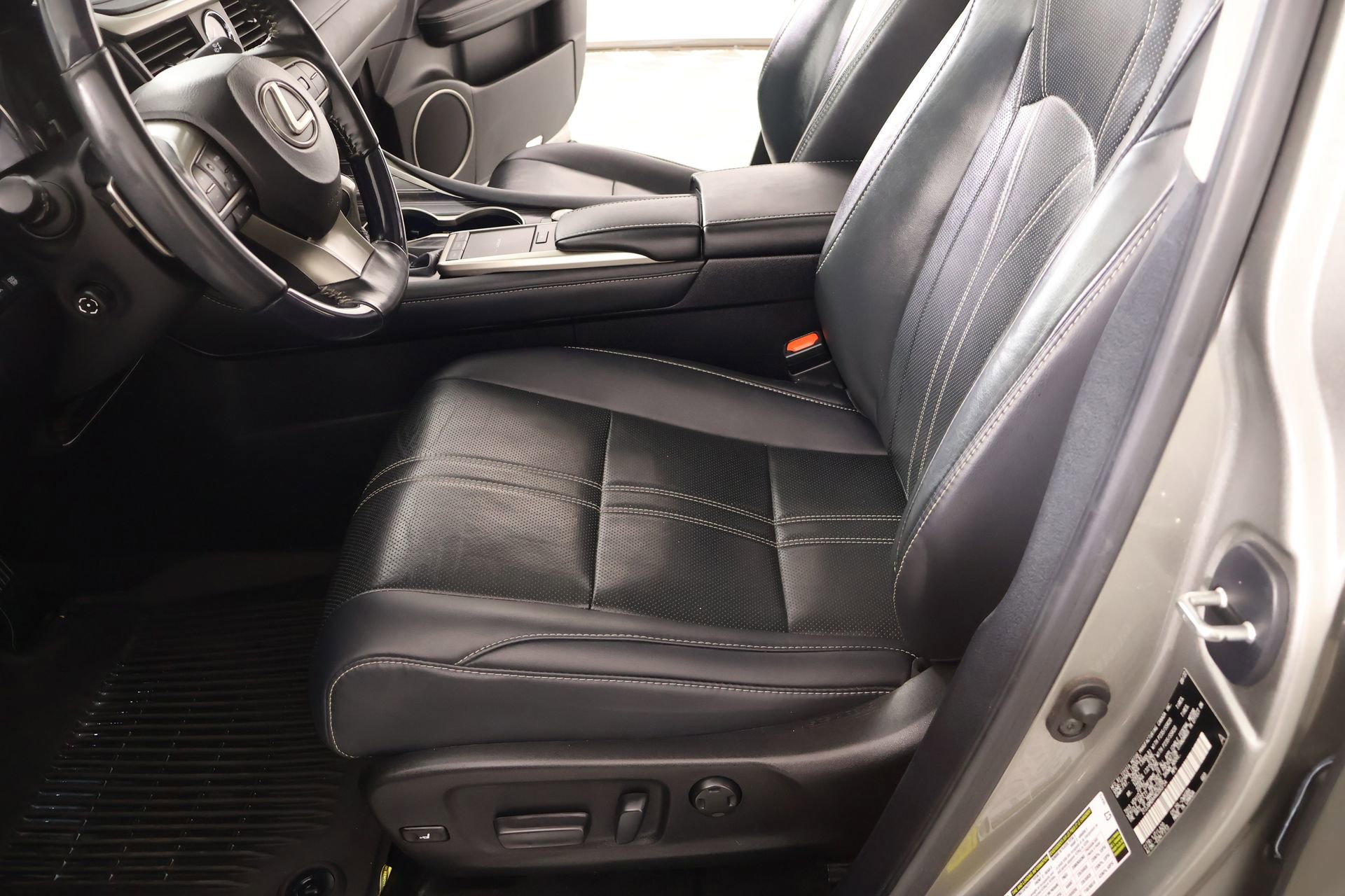 Used 2022 Lexus RX 450h AWD w/ Luxury Package image 11