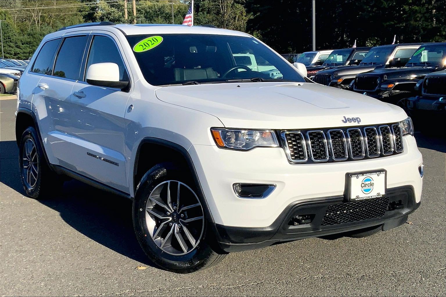 Used 2020 Jeep Grand Cherokee Laredo w/ Quick Order Package 2BN North AWD/4WD image 2