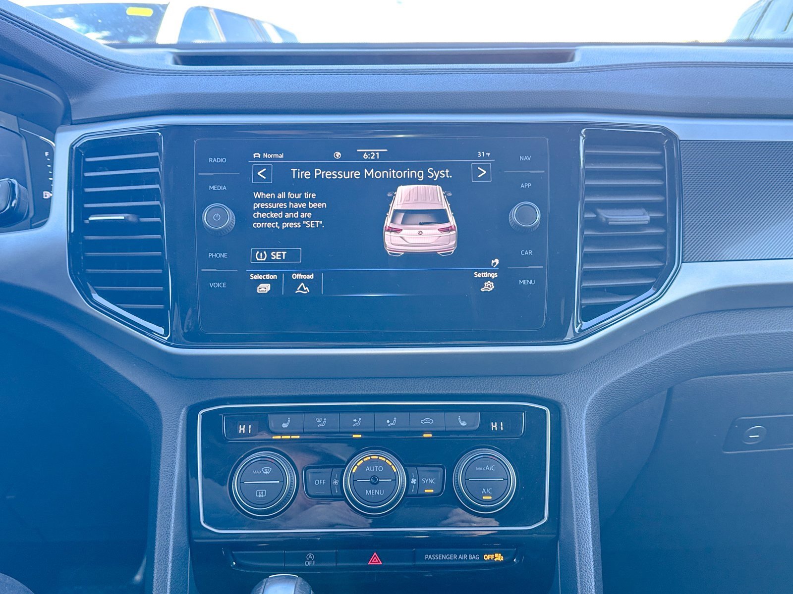 Used 2021 Volkswagen Atlas Cross Sport SEL image 27