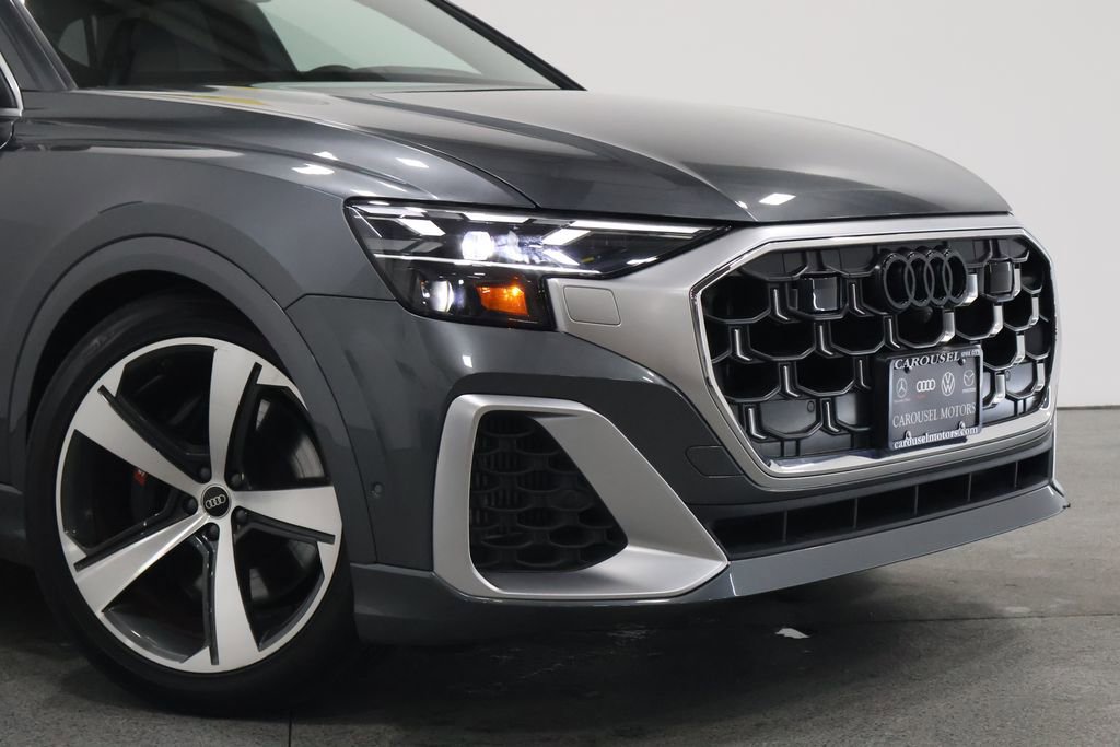 Used 2024 Audi SQ8 Prestige w/ Prestige Package image 3