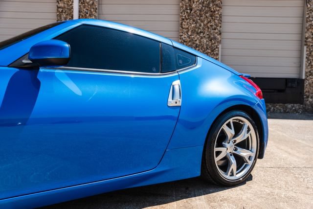 Used 2010 Nissan 370Z Touring w/ Sport Pkg RWD image 29