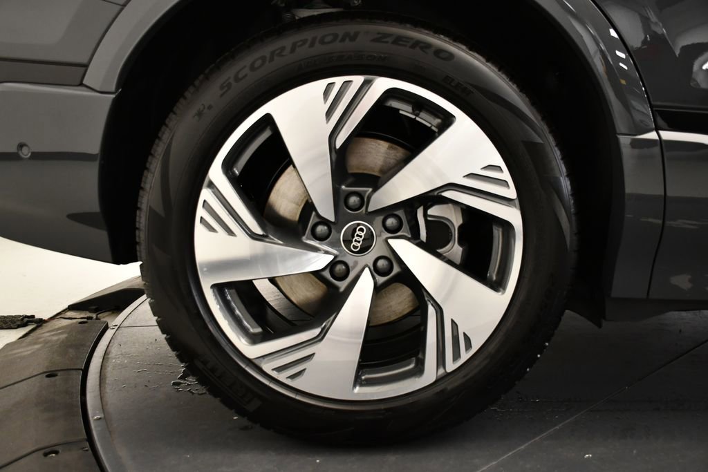 New 2025 Audi Q6 e-tron Premium Plus image 14