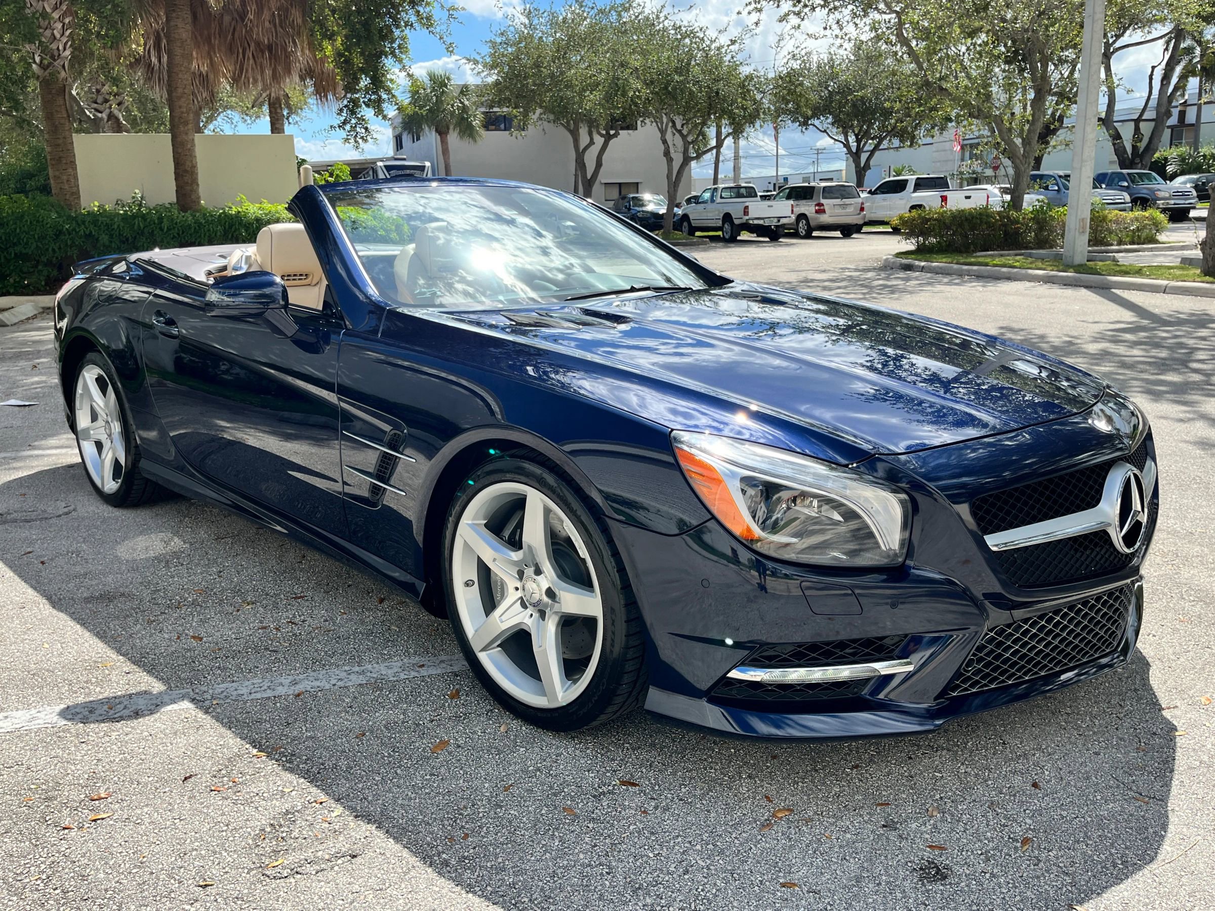 Used 2013 Mercedes-Benz SL 550 image 1