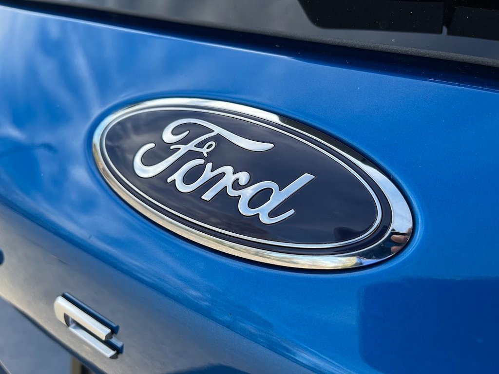 Used 2021 Ford Escape SE w/ SE Sport Appearance Package image 55