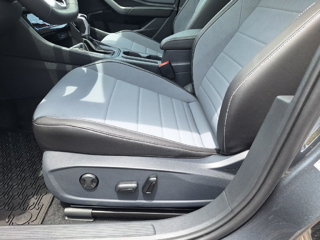 New 2026 Volkswagen Jetta SE FWD image 12