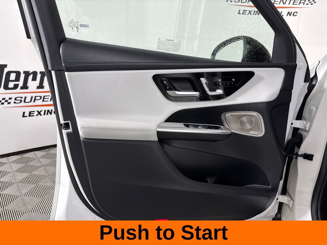Used 2025 Mercedes-Benz GLC 300 4MATIC image 9